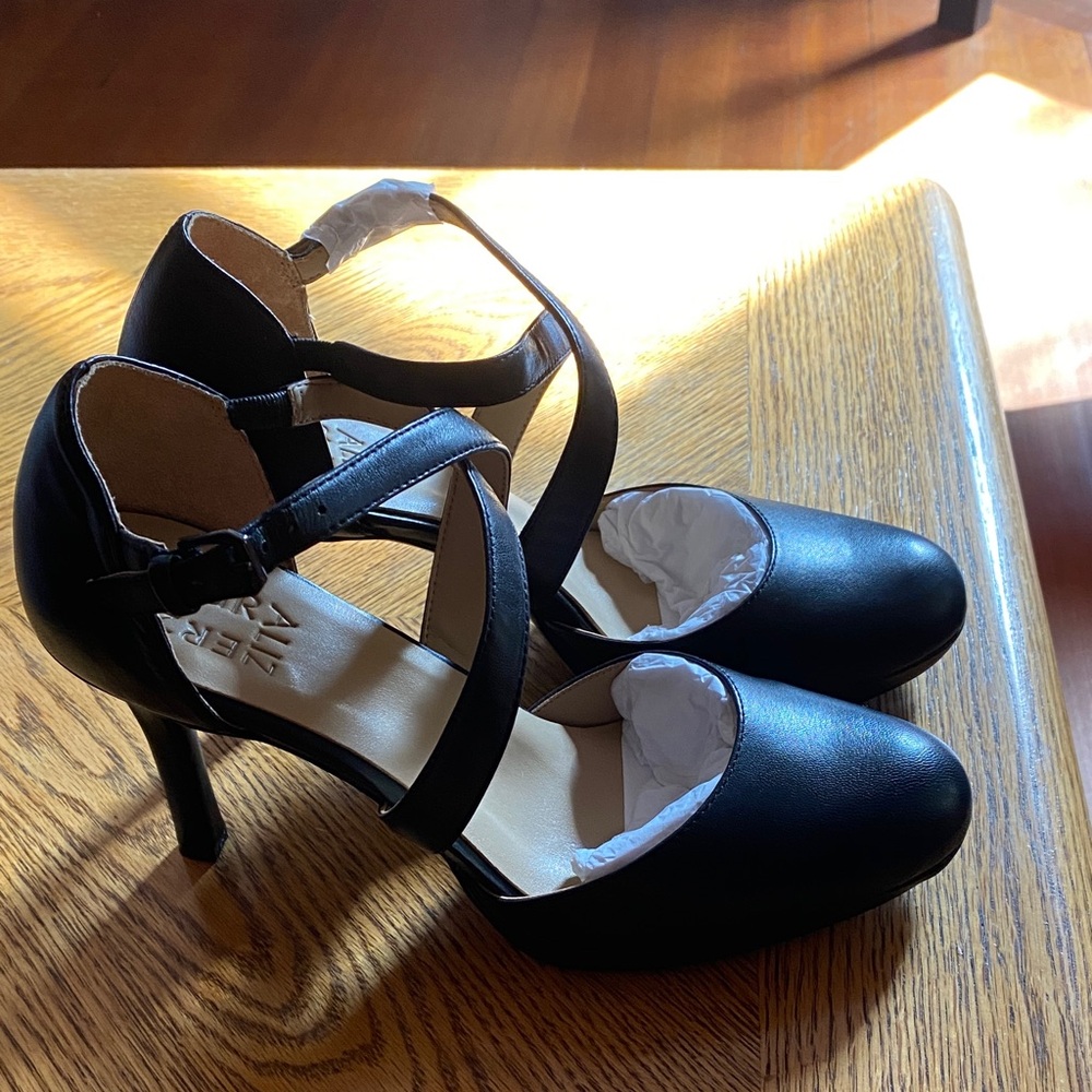Naturalizer Black Strappy Heels